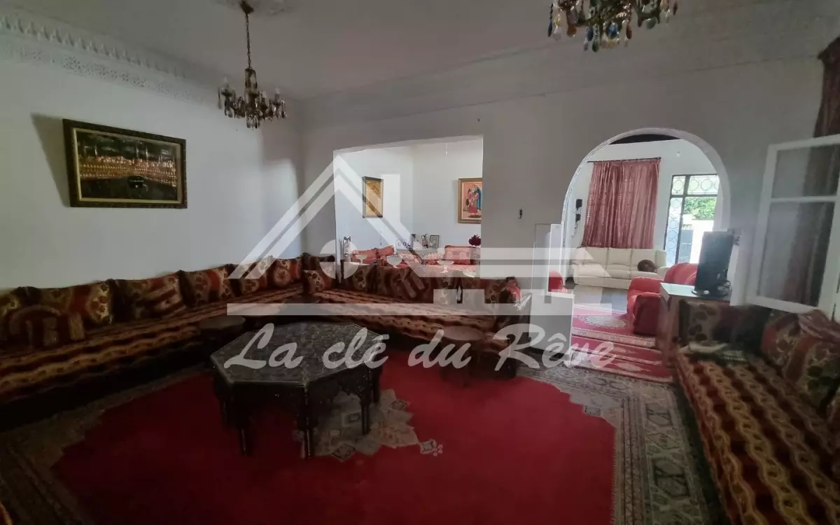 Villa Titrée avec Jardin – Quartier Rmâl, Salé