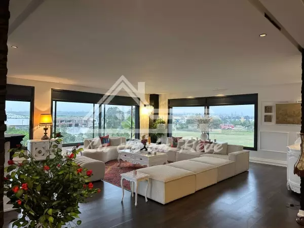 À Vendre – Villa Meublée de Luxe à El Menzeh Zaer